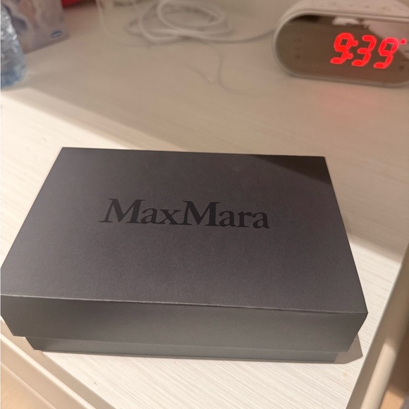 MaxMara Tan Leather Wallet - Picture 7 of 7